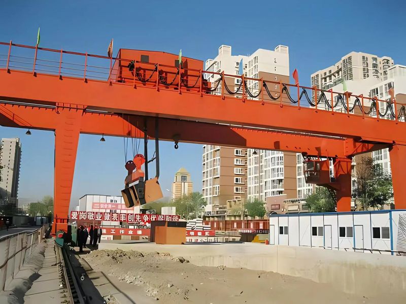 盾构出渣龙门吊